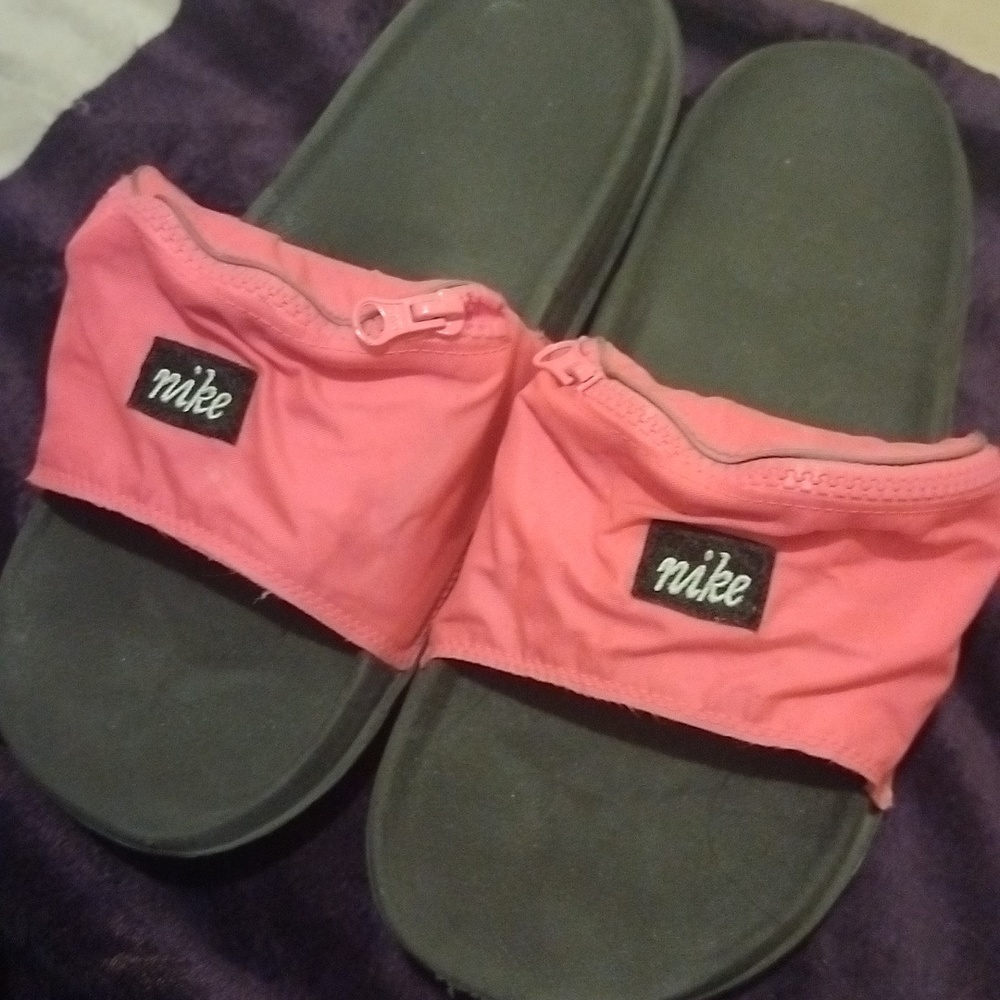 Nike slides